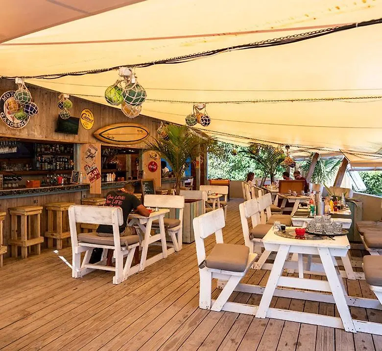 Mahi-Mahi Lodge, Piscine Privee, オリエントベイ